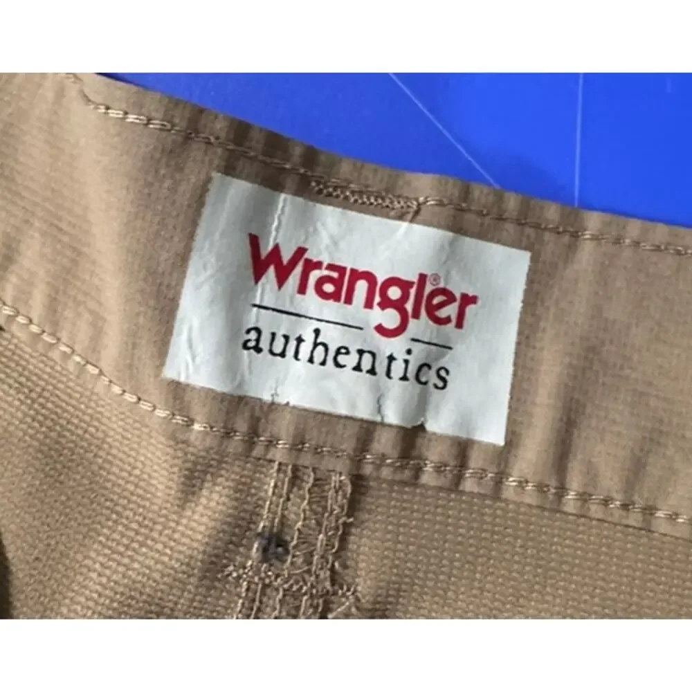 Wrangler Mens Size 38 Khaki Shorts 100% Polyester
